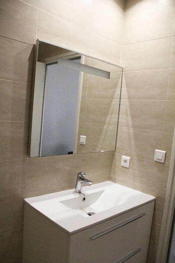 F2 Dans Joli Village Corse Apartment